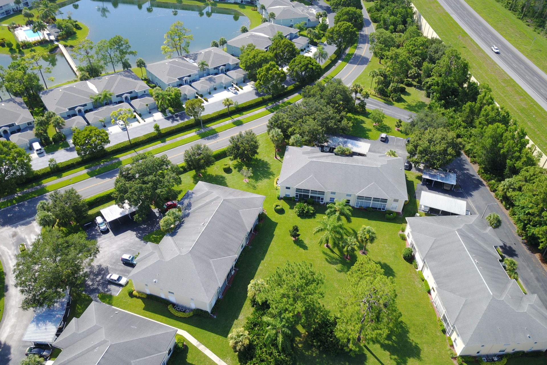 You are currently viewing Do I Really Need Pest Control in Naples, FL—Or Can I Handle It Myself?